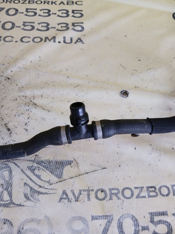 Патрубок системы охлаждения BMW 530 G30 XB1142M0 Патрубок системы охлаждения BMW 530 G30 XB1142M0