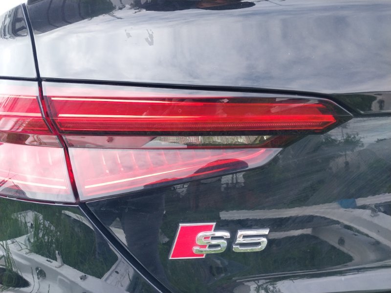 Фонарь внутренний задний левый Audi S5 2017 Coupe 3.0 CWGD 8W6 945 093 A Б/У