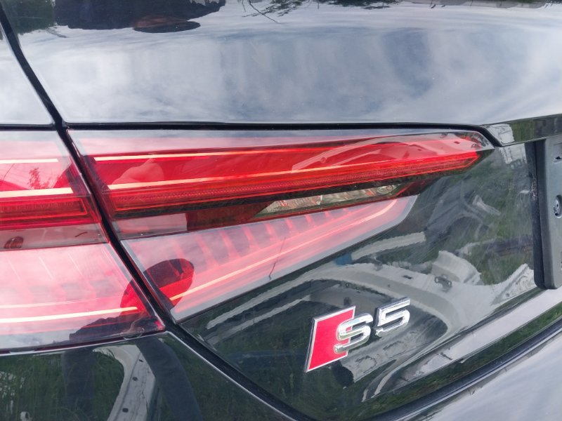 Фонарь внутренний задний левый S5 2017 Coupe 3.0 CWGD