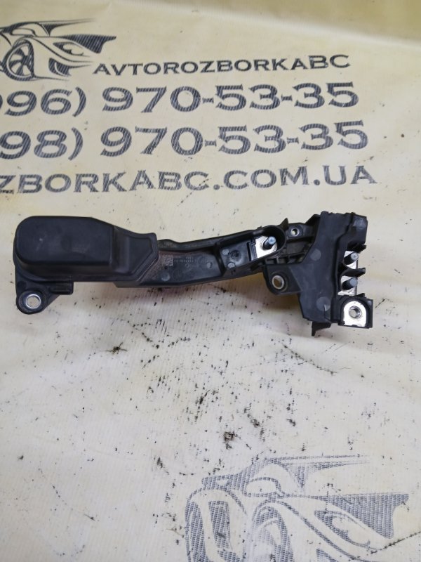 Клемма плюсовая 530 2018 G30 XB1142M0