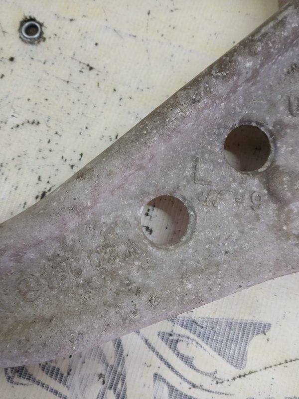 Рычаг подвески нижний передний левый GLS 450 4MATIC 2018 276 3.0 biturbo Рычаг подвески нижний передний левый GLS 450 4MATIC 2018 276 3.0 biturbo