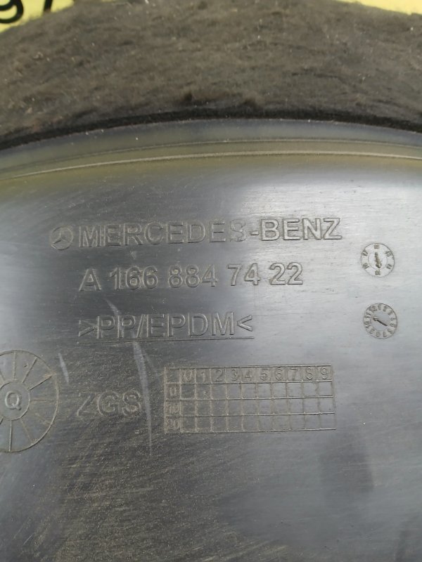 Подкрылок задний левый gl 450 2015 x166 276 3.0 biturbo Подкрылок задний левый gl 450 2015 x166 276 3.0 biturbo