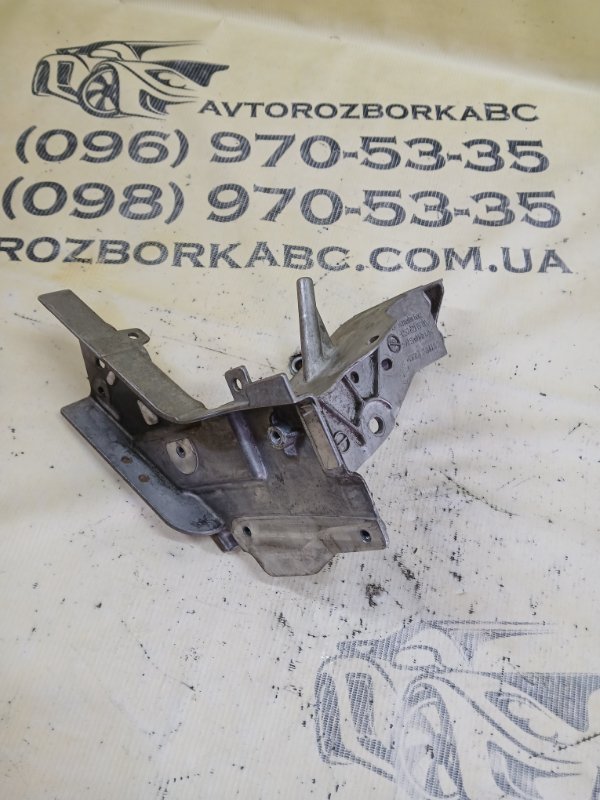 Кронштейн передней панели передний правый GLC 300 2019 X253 27492031846862 Кронштейн передней панели передний правый GLC 300 2019 X253 27492031846862