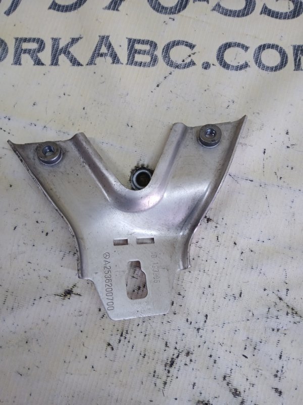 Кронштейн бампера передний правый Mercedes-Benz GLC 300 X253 27492031846862 Кронштейн бампера передний правый Mercedes-Benz GLC 300 X253 27492031846862