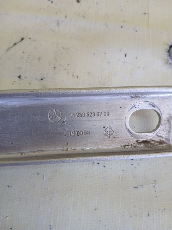Розпорка передних стоек передняя левая Mercedes-Benz GLC 300 X253 27492031846862