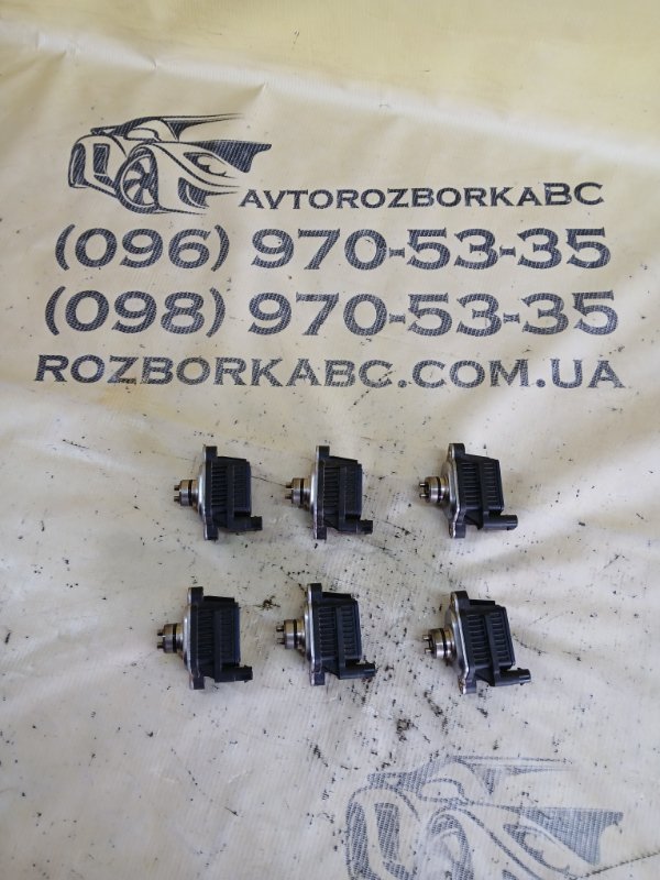 Запчасть клапан електромагнитный Audi Q8 2019 DCBD 06M906048F Б/У Клапан електромагнитный Audi Q8 2019 DCBD 06M906048F Б/У