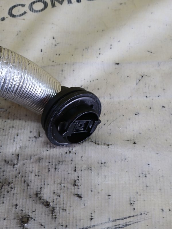 Маслозаливная горловина Audi Q8 DCBD Маслозаливная горловина Audi Q8 DCBD