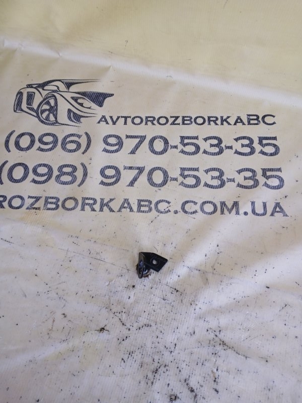 Запчасть кронштейн Audi Q8 2019 DCBD 4M0121232E Б/У Кронштейн Audi Q8 2019 DCBD 4M0121232E Б/У