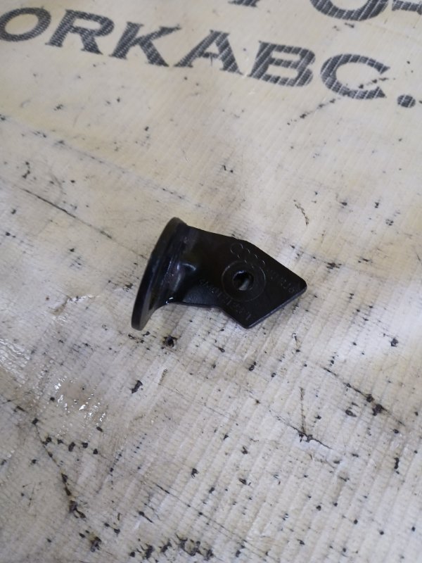 Кронштейн Q8 2019 DCBD Кронштейн Q8 2019 DCBD