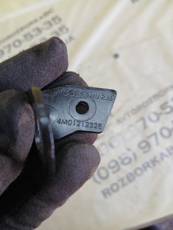 Кронштейн Q8 2019 DCBD Кронштейн Q8 2019 DCBD