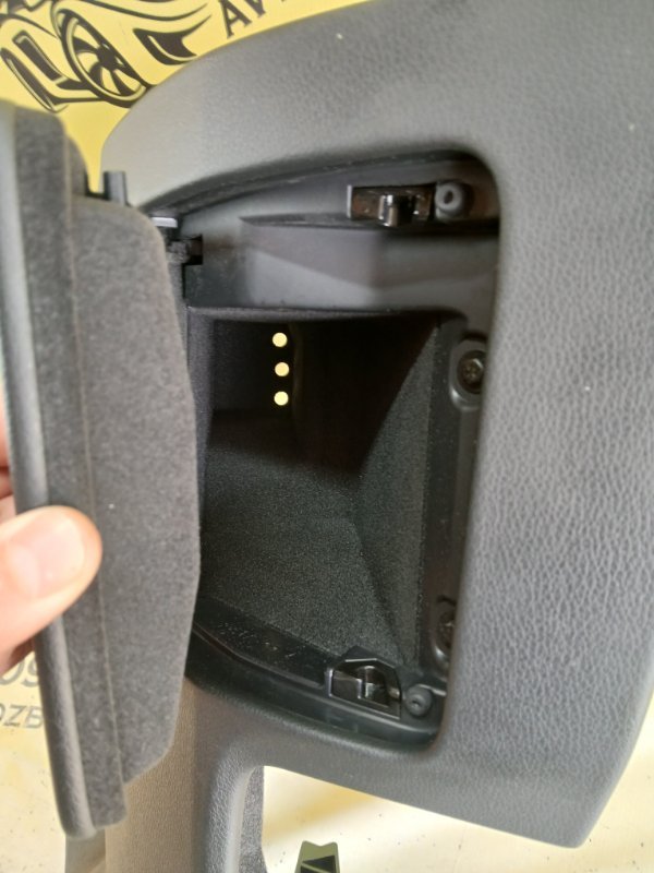 Бардачок передний левый Q8 2019 DCBD Бардачок передний левый Q8 2019 DCBD