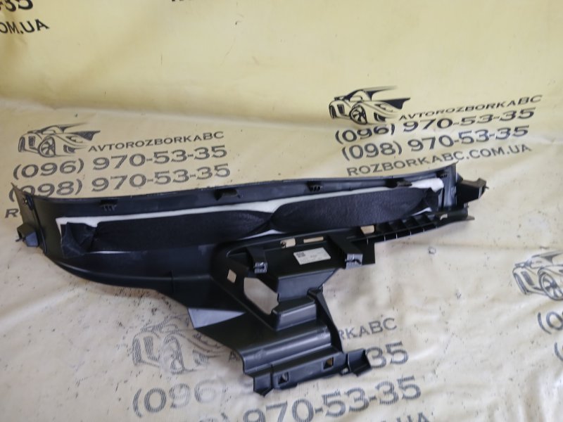 Накладка стойки левая Q8 2019 DCBD Накладка стойки левая Q8 2019 DCBD