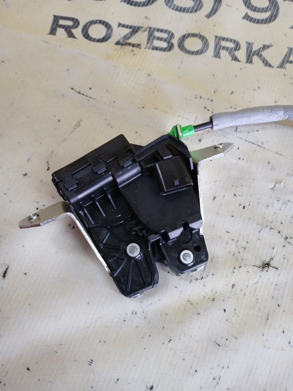 Привод /актуатор замка багажника GLB 2022 250 26092030411829 Привод /актуатор замка багажника GLB 2022 250 26092030411829