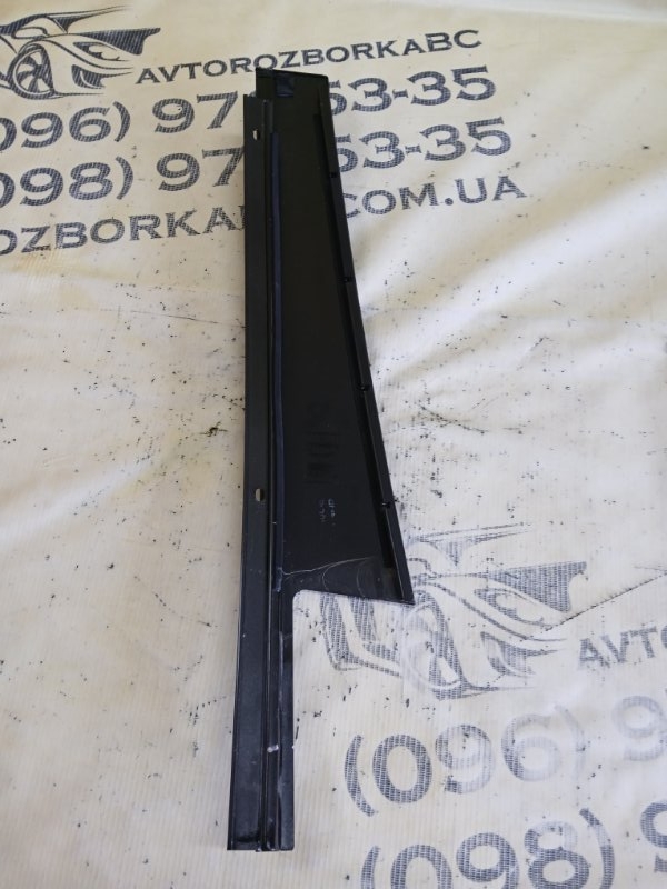 Накладка центральной стойки левая 530 2018 G30 XB1142M0