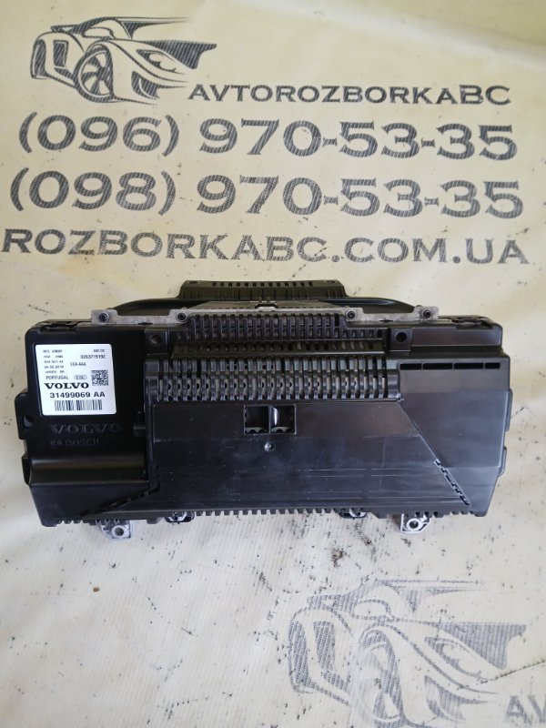 Приборна панель Volvo XC90 t27