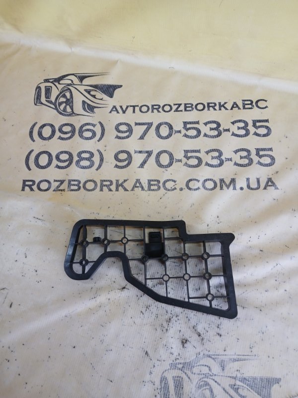 Крепление покрытия пола Audi Q8 2019 DCBD 4M0864471A Б/У