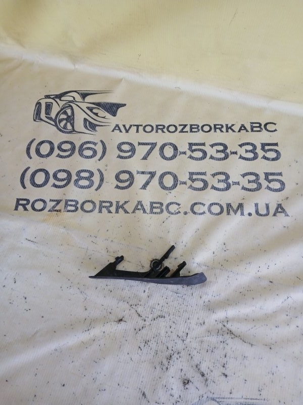 Уплотнитель крыла правый Volvo XC90 2016 t27 31391842 Б/У