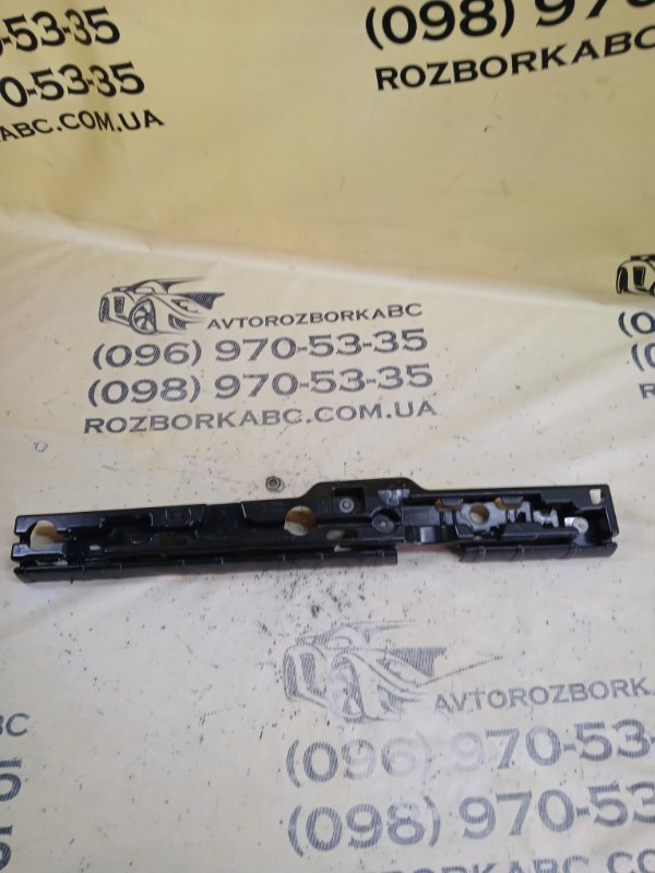 Кронштейн порога правый BMW 530 2018 G30 XB1142M0 51777387346 Б/У