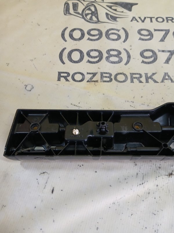 Кронштейн порога правый BMW 530 G30 XB1142M0