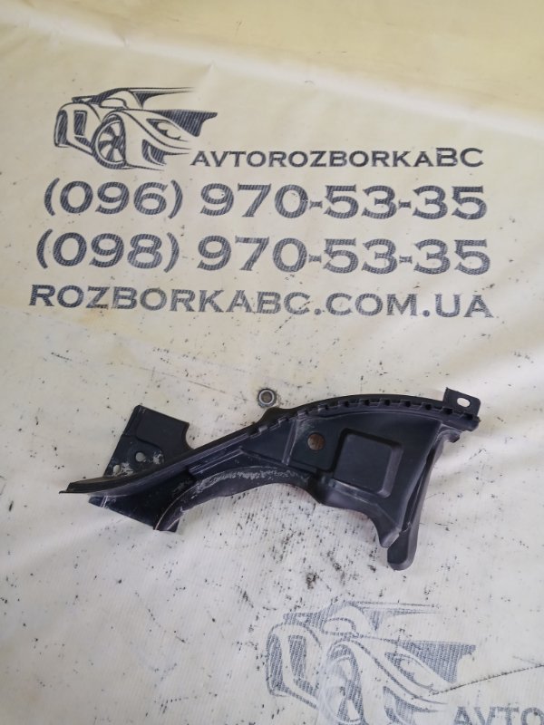 Уплотнитель капота правый BMW 530 2018 G30 XB1142M0 51765A04E72 Б/У