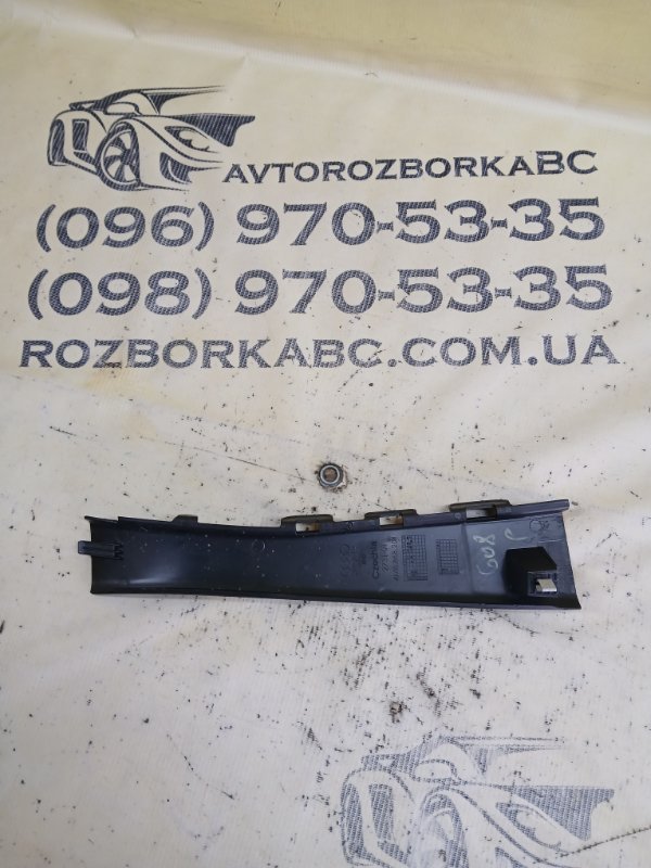 Накладка стойки Q8 2019 DCBD