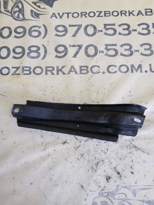 Кронштейн радиатора Audi Q5 80A 2.0 DAYB Кронштейн радиатора Audi Q5 80A 2.0 DAYB