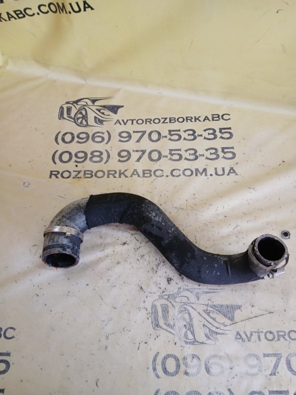 Запчасть патрубок интеркулера правый Audi Q5 2018 80A 2.0 DAYB 80A145738A Б/У Патрубок интеркулера правый Audi Q5 2018 80A 2.0 DAYB 80A145738A Б/У