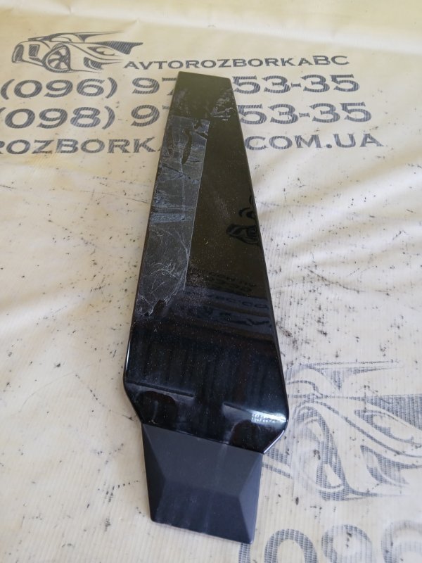 Накладка стойки левая Q8 2019 DCBD