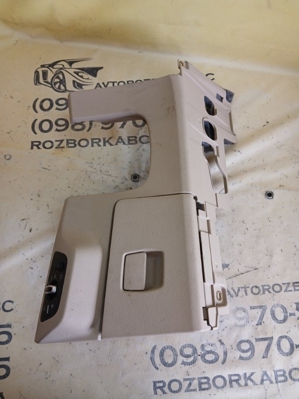 Накладка салона Q5 2018 80A 2.0 DAYB