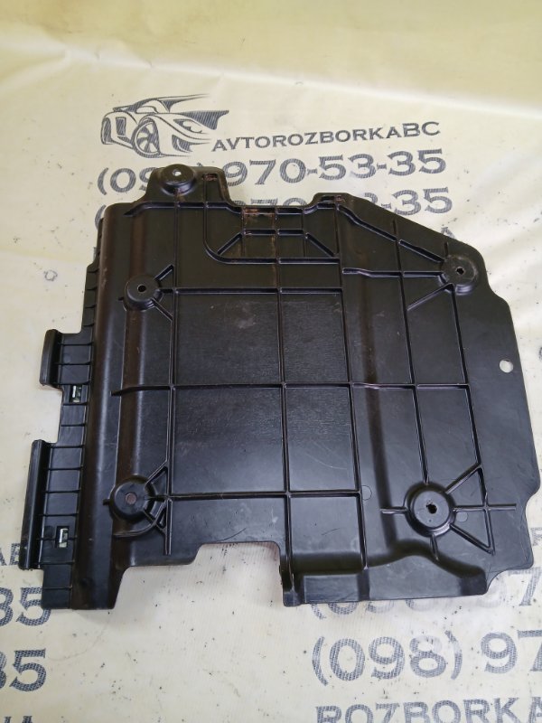 Защита днища кузова передняя правая gl 450 2015 x166 276 3.0 biturbo