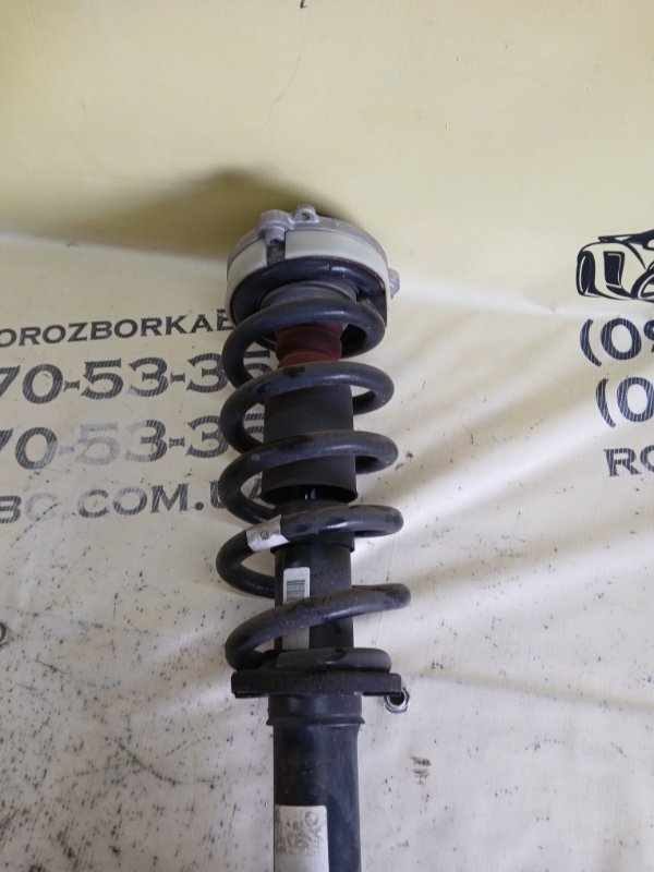 Амортизатор подвески передний Q8 2019 3.0 DCBD