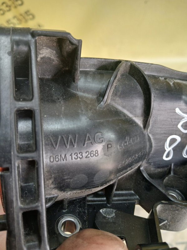 Колектор впускной правый Q8 2019 3.0 DCBD