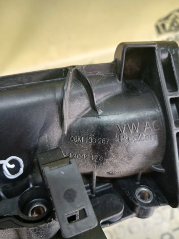 Колектор впускной левый Q8 2019 3.0 DCBD Колектор впускной левый Q8 2019 3.0 DCBD