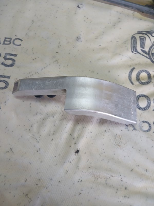 Запчасть кронштейн усилителя бампера правый Mercedes-Benz GLB 2022 250 26092030411829 A2476254200 Б/У Кронштейн усилителя бампера правый Mercedes-Benz GLB 2022 250 26092030411829 A2476254200 Б/У