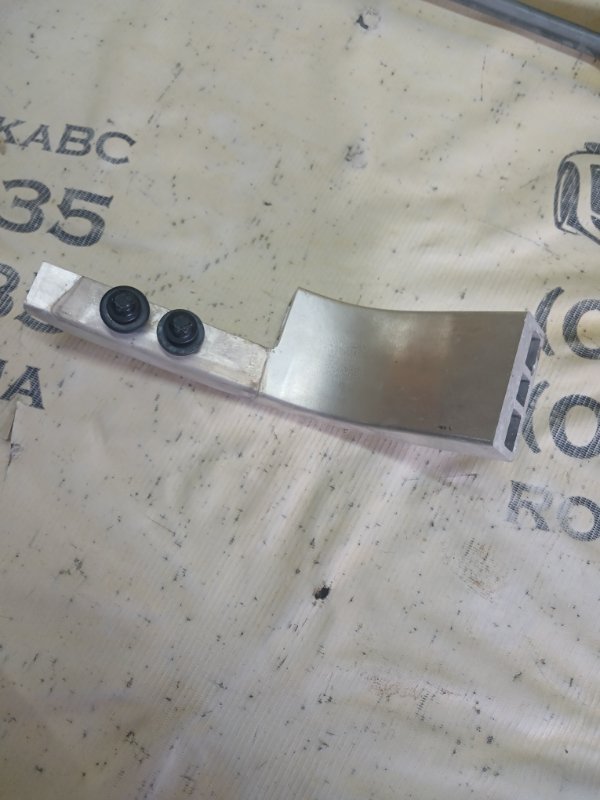 Кронштейн усилителя бампера правый GLB 2022 250 26092030411829 Кронштейн усилителя бампера правый GLB 2022 250 26092030411829