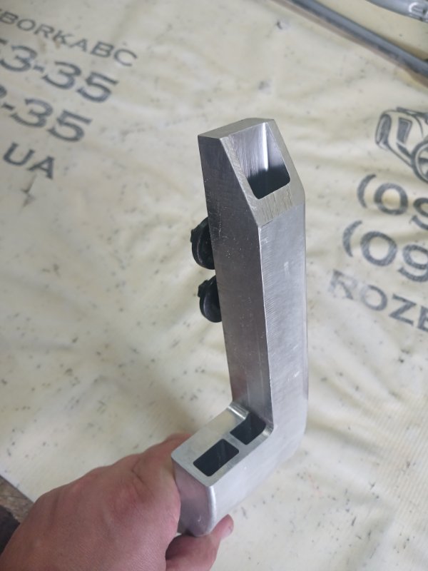 Кронштейн усилителя бампера правый GLB 2022 250 26092030411829 Кронштейн усилителя бампера правый GLB 2022 250 26092030411829