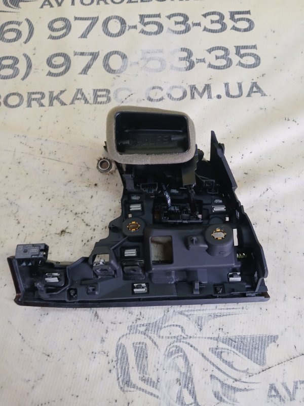 Дефлектор торпедо передний левый Audi Q8 3.0 DCBD Дефлектор торпедо передний левый Audi Q8 3.0 DCBD