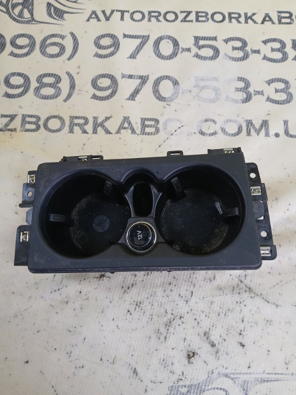 Подстаканник Q8 2019 3.0 DCBD Подстаканник Q8 2019 3.0 DCBD