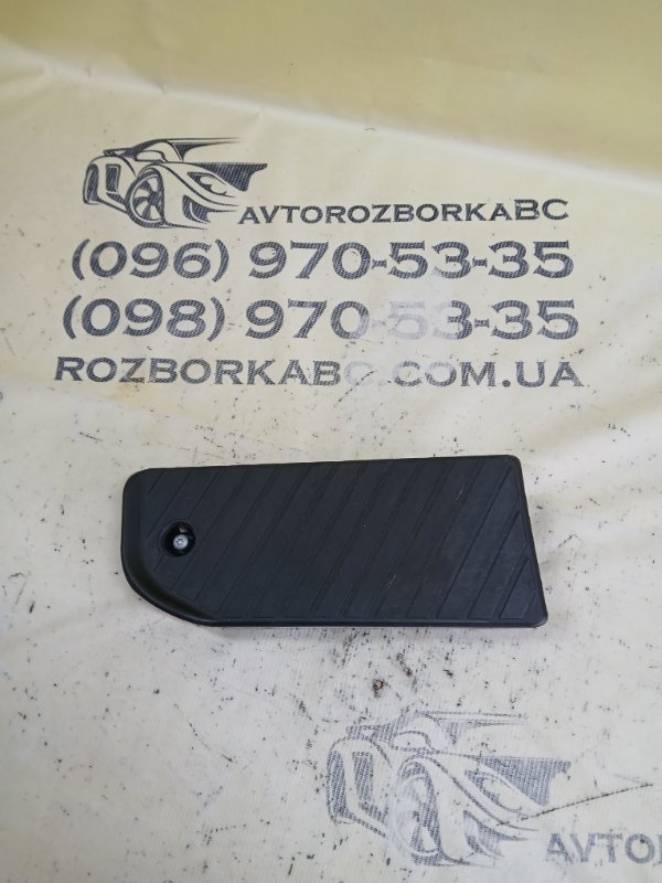 Запчасть накладка передняя левая Audi Q8 2019 3.0 DCBD 4M1864777A Б/У Накладка передняя левая Audi Q8 2019 3.0 DCBD 4M1864777A Б/У