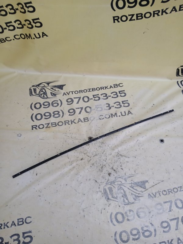 Запчасть кронштейн передний правый Audi Q8 2019 3.0 DCBD 4M8845454 Б/У Кронштейн передний правый Audi Q8 2019 3.0 DCBD 4M8845454 Б/У