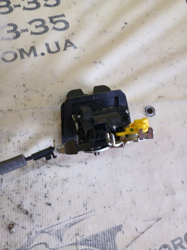 Дотяжка/актуатор крышки багажника Audi Q3 83A 2.0 CZRA Дотяжка/актуатор крышки багажника Audi Q3 83A 2.0 CZRA