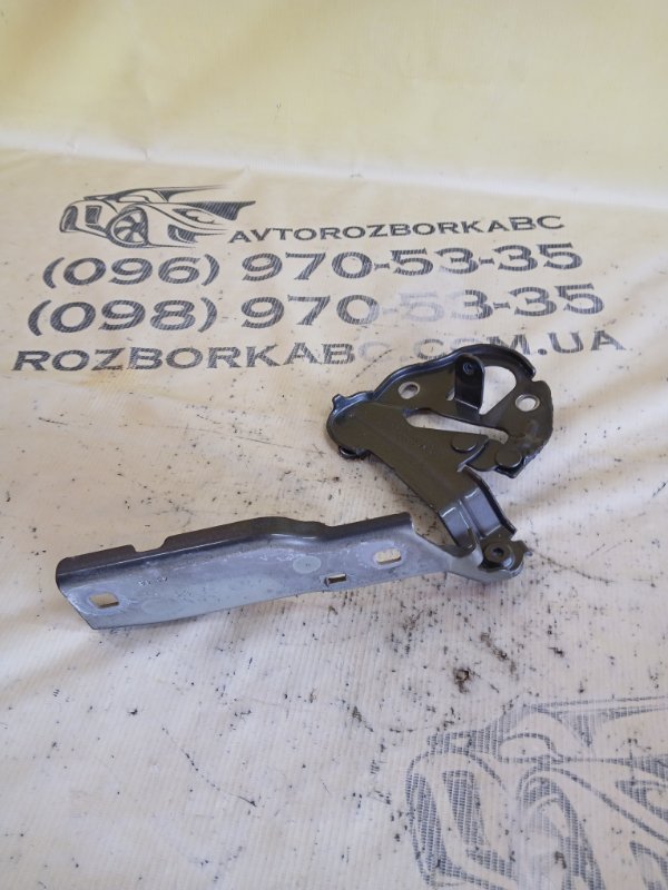 Петля капота передняя левая Q8 2019 3.0 DCBD Петля капота передняя левая Q8 2019 3.0 DCBD