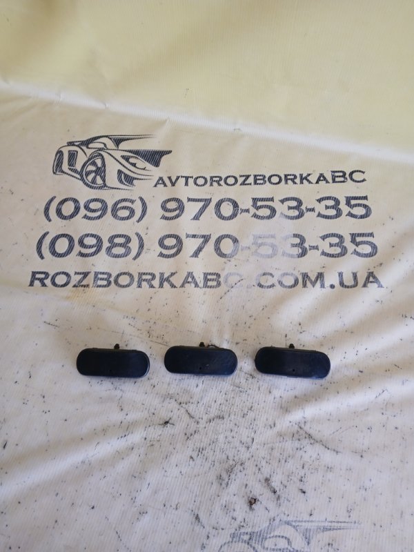 Форсунка стеклоомывателя Q8 2019 3.0 DCBD Форсунка стеклоомывателя Q8 2019 3.0 DCBD