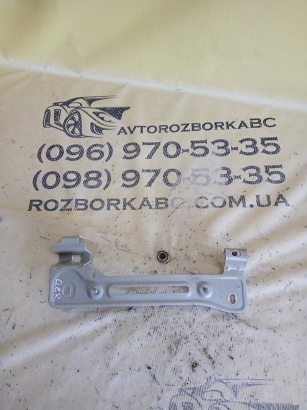 Запчасть кронштейн крыла передний правый Audi Q8 2019 3.0 DCBD 4M0821432 Б/У Кронштейн крыла передний правый Audi Q8 2019 3.0 DCBD 4M0821432 Б/У