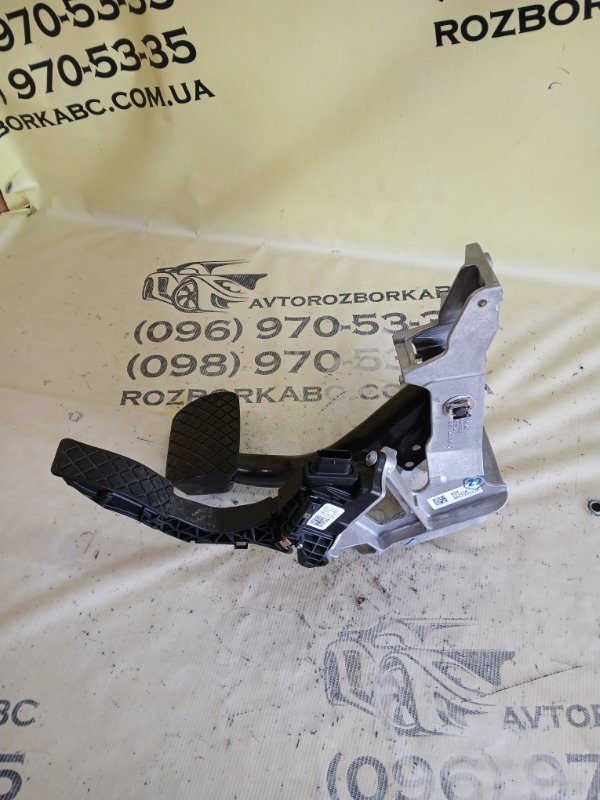 Педаль газа Q8 2019 3.0 DCBD Педаль газа Q8 2019 3.0 DCBD