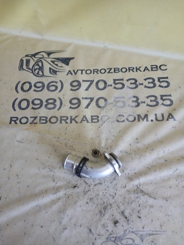 Запчасть патрубок системы охлаждения Audi Q8 2019 3.0 DCBD 06M121137AF Б/У Патрубок системы охлаждения Audi Q8 2019 3.0 DCBD 06M121137AF Б/У