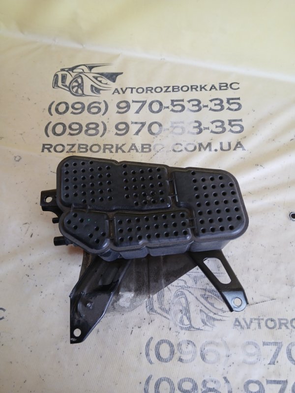 Запчасть абсорбер паров топлива Audi Q8 2019 3.0 DCBD 4N0201801F Б/У Абсорбер паров топлива Audi Q8 2019 3.0 DCBD 4N0201801F Б/У