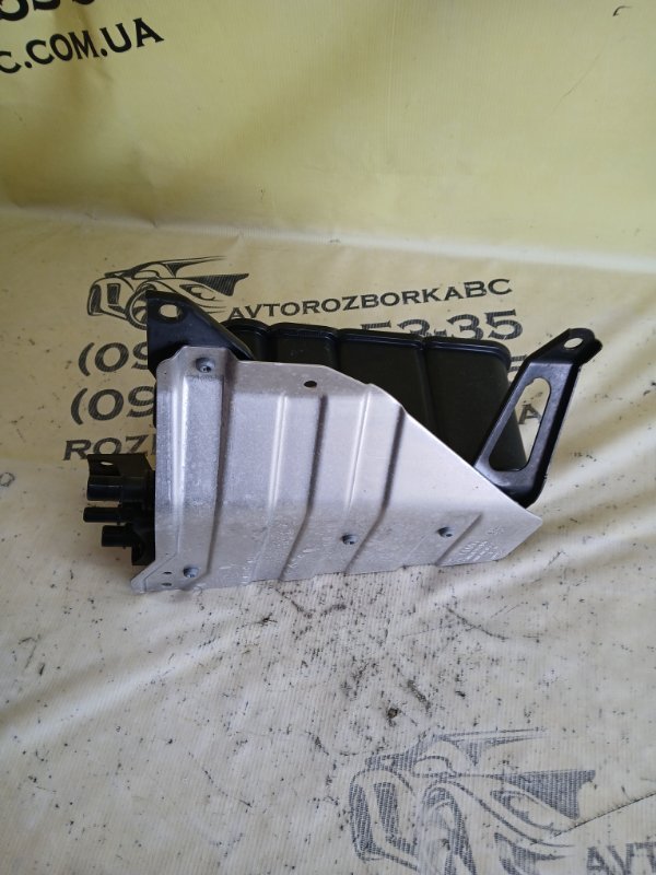 Абсорбер паров топлива Q8 2019 3.0 DCBD Абсорбер паров топлива Q8 2019 3.0 DCBD