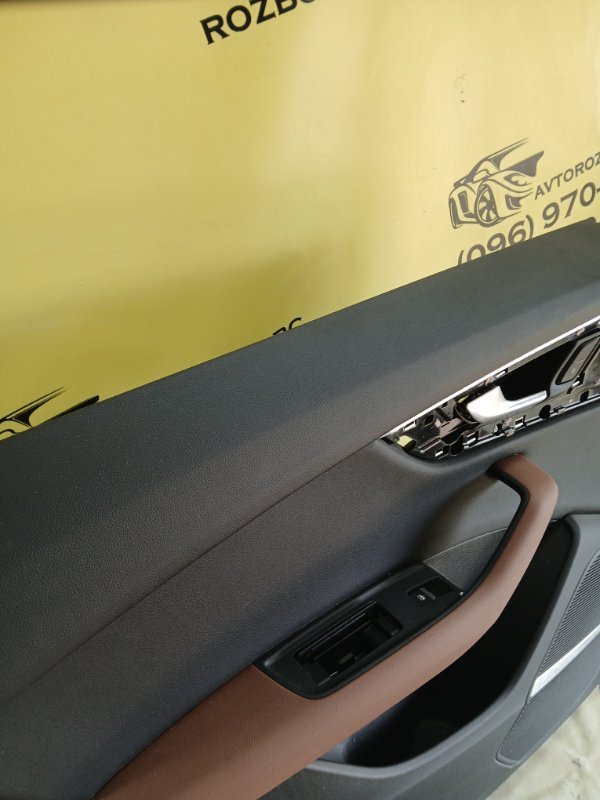 Карта двери задняя левая Q8 2019 3.0 DCBD Карта двери задняя левая Q8 2019 3.0 DCBD