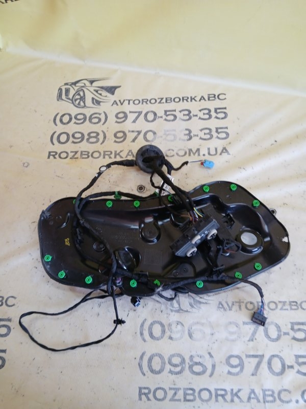 Запчасть накладка двери задняя правая Audi Q8 2019 3.0 DCBD 4M8839104 Б/У Накладка двери задняя правая Audi Q8 2019 3.0 DCBD 4M8839104 Б/У